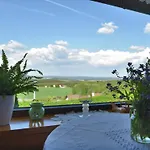 Quiet Getaway Near Σπίτι διακοπών *
